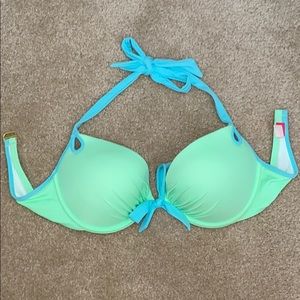 Size: 36D Victoria’s Secret bikini push up top